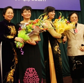 Công bố 2 nữ chủ nhân giải thưởng Kovalevskaia 2011